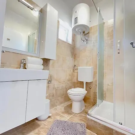 Caramel Comforts In Stinjan Only 800 Meters From The Beach Pula Exterior photo