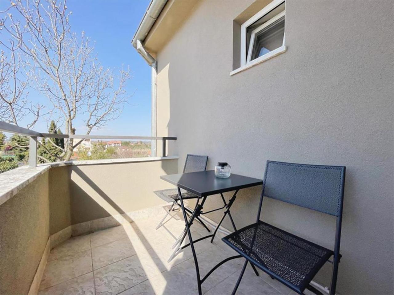 Apartment Caramel Comforts In Stinjan Only 800 Meters From The Pula